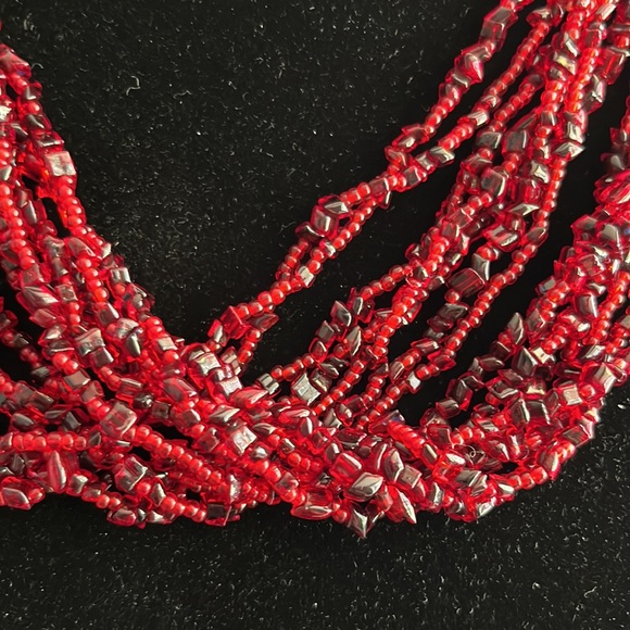 Vintage 16” multi strand red seed bead necklace - Picture 2 of 4